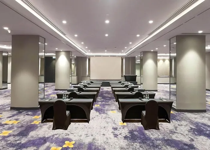 By Ihg 4*
