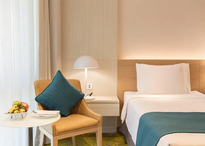 Hotel By Ihg 4*