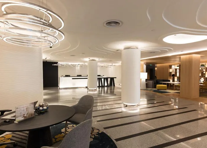 Hotel By Ihg 4*
